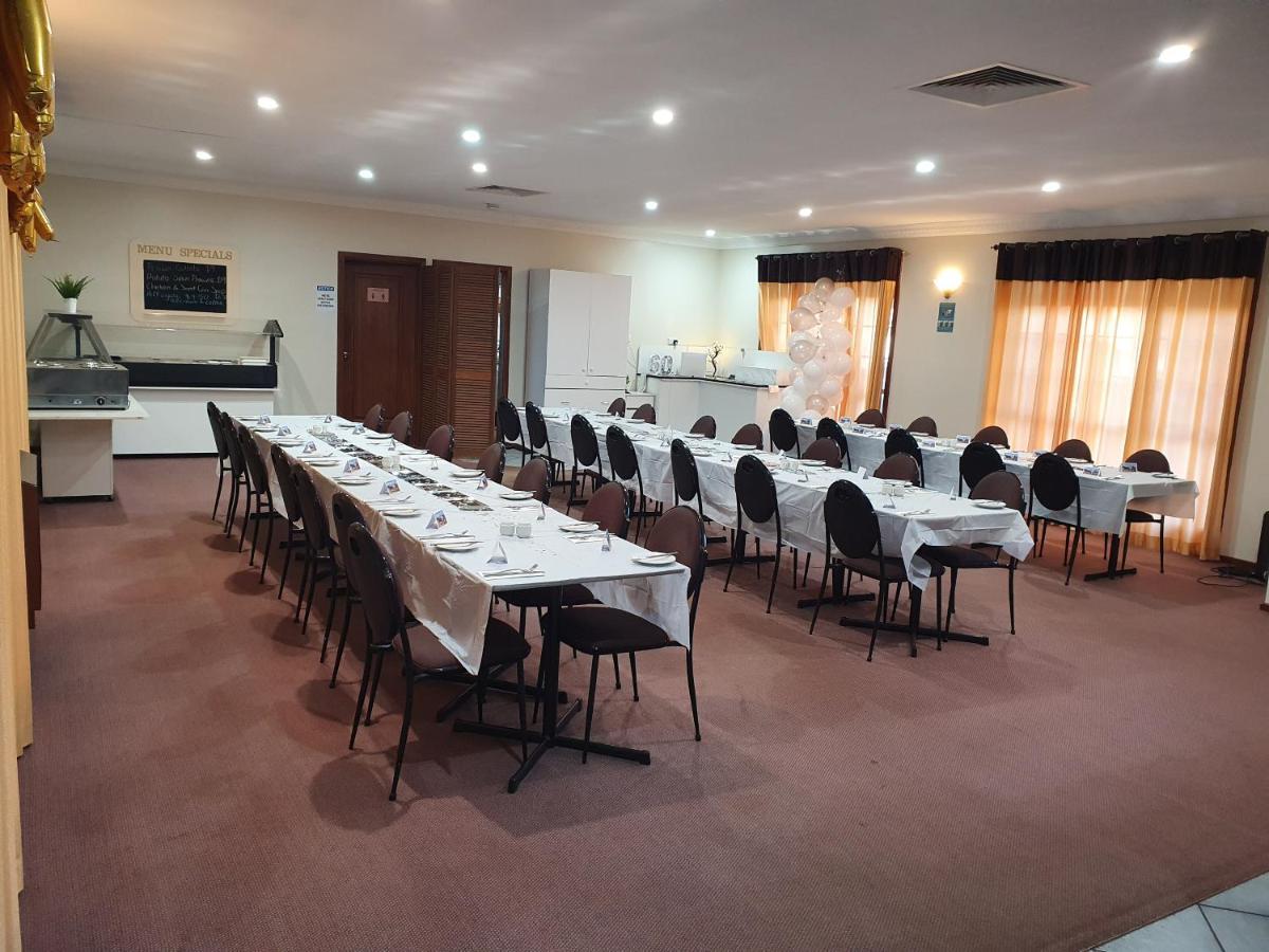 Roundhouse Motel Peterborough エクステリア 写真